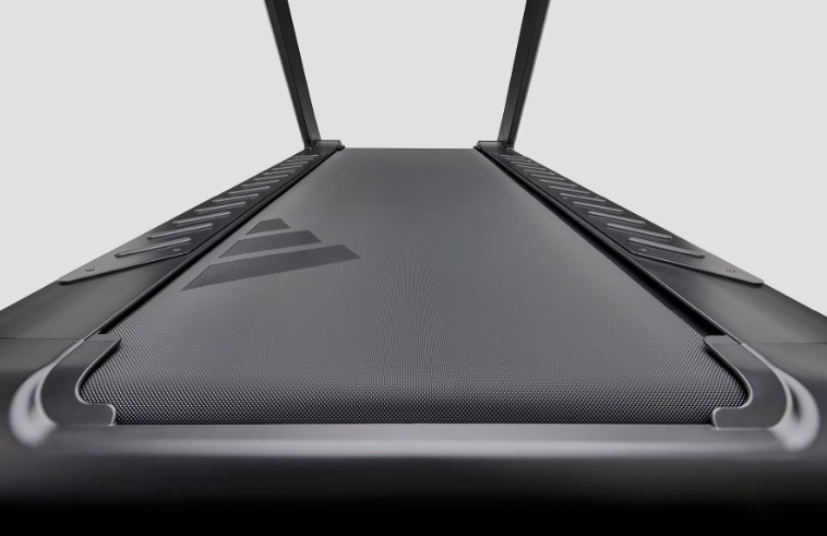 Indsæt billede af stigning på Adidas T-700